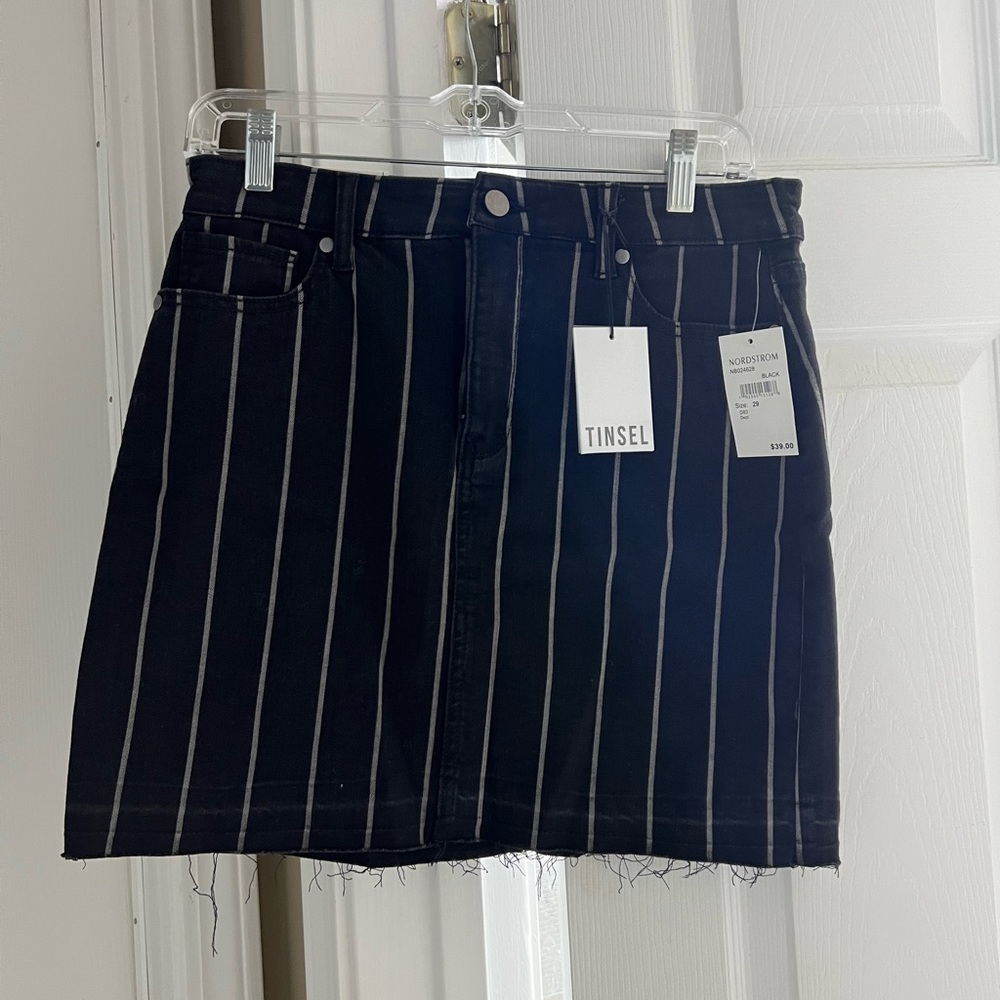 💰Black with gray stripe skirt